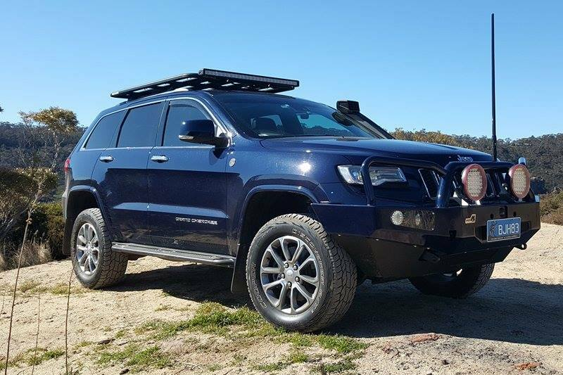 Rock Sliders Grand Cherokee WK2